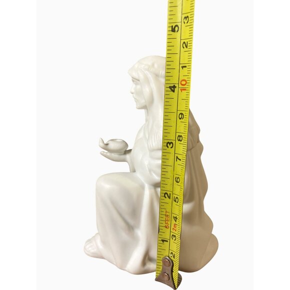 Avon Nativity Collectibles The Innkeeper Porcelain Figurine 1988 - Picture 9 of 10